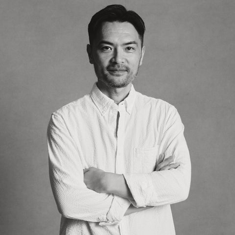 Gracious Gallerist  KENTARO TOTSUKA 戸塚憲太郎